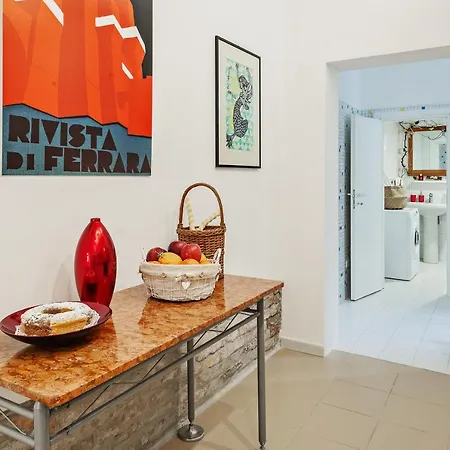 Guesthost - Palazzo Dei Diamanti * فيرّارا