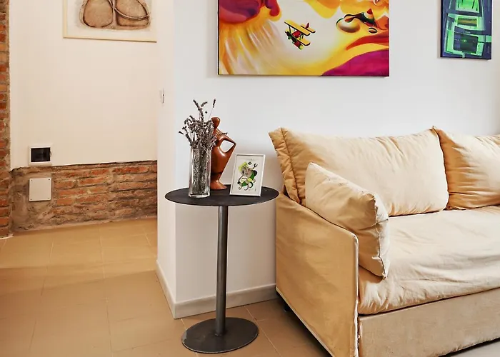 Guesthost - Palazzo Dei Diamanti *