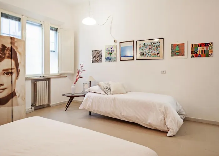 Guesthost - Palazzo Dei Diamanti