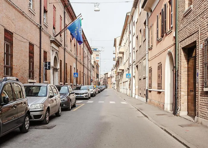 Guesthost - Palazzo Dei Diamanti *